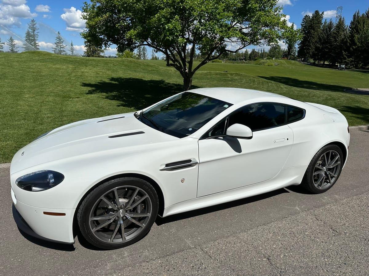 2014 Aston Martin V8 Vantage Sportshift-2